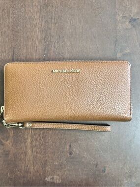 Michael Kors Jet Set Travel Large Continental Wallet Brown Luggage